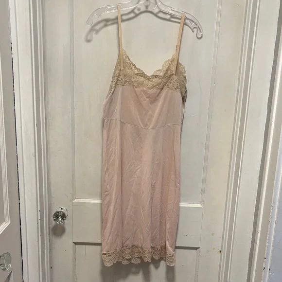 Vintage Vassarette Elegant Lace Trim Slip Dress Cream 34A - Picture 5 of 9